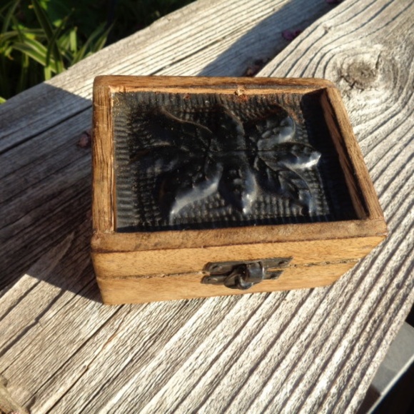 VTG Small wooden stash box